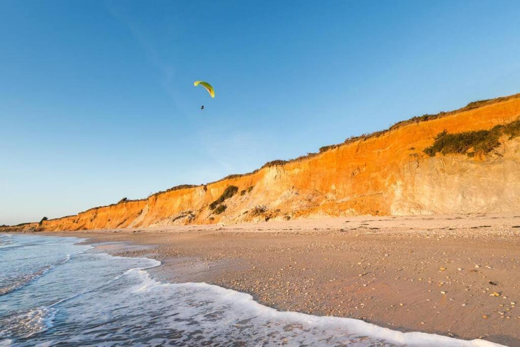 Tiny House Sur Terrain Boise A 10 Mn De La Mer Férel المظهر الخارجي الصورة
